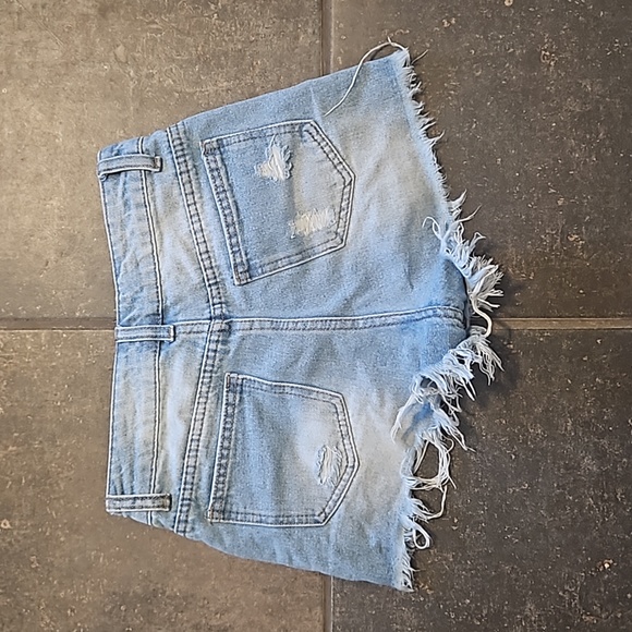 Shein jean shorts - Picture 2 of 4